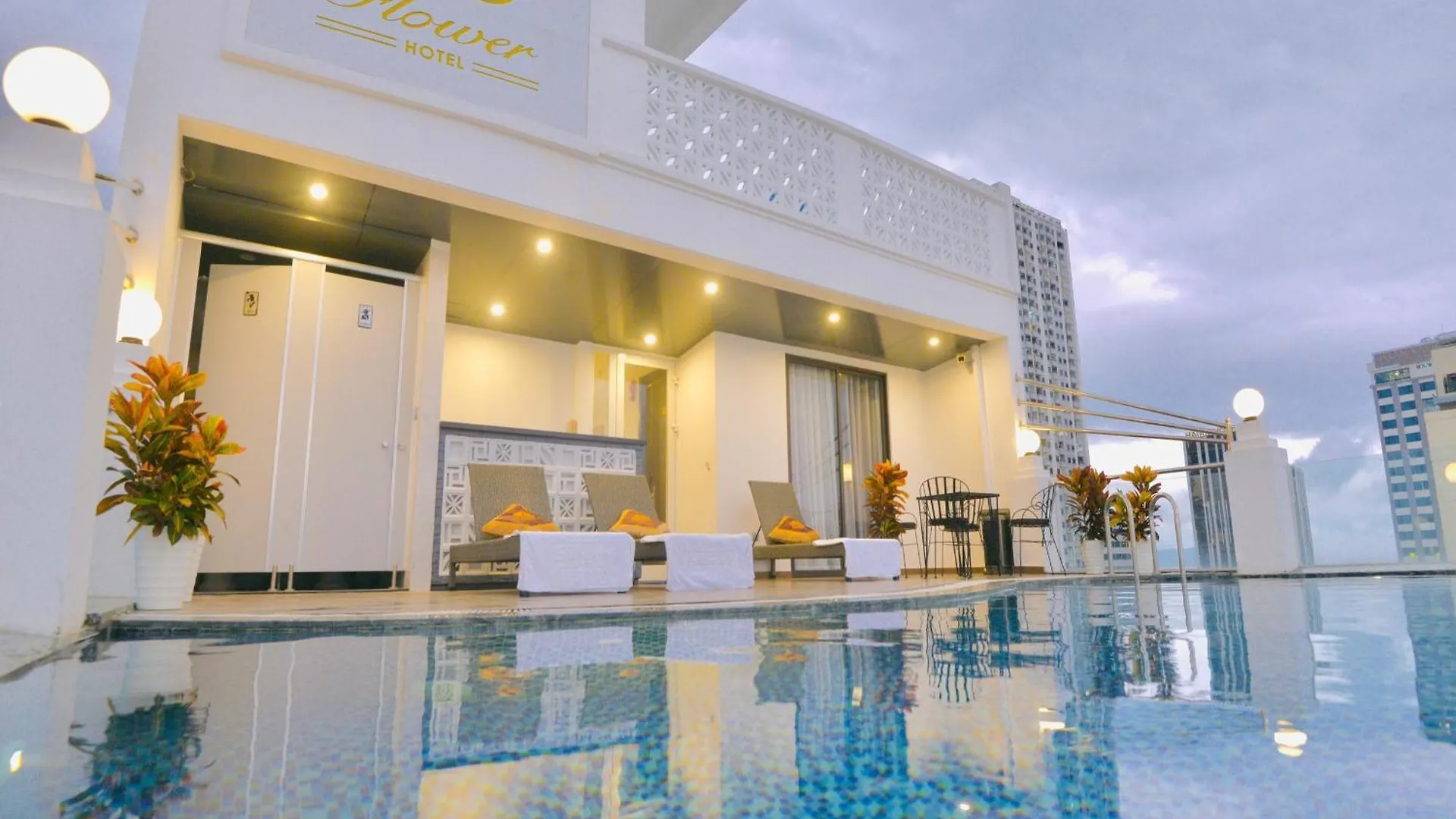 Flower Hotel Da Nang 4*,