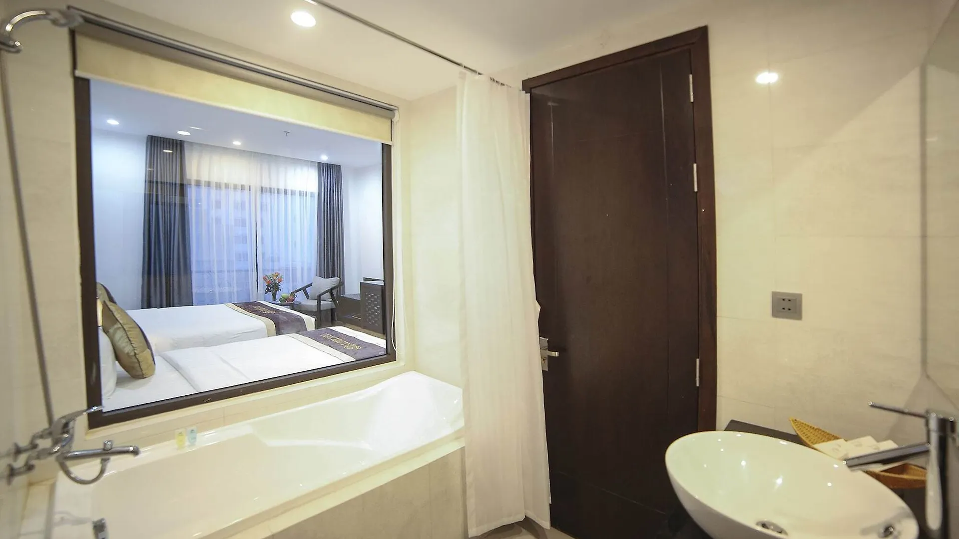 Flower Hotel Da Nang 4*,  Vietnam